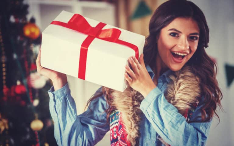 5 Door Prize Games for Your Next Christmas Party - White Elephant Rules